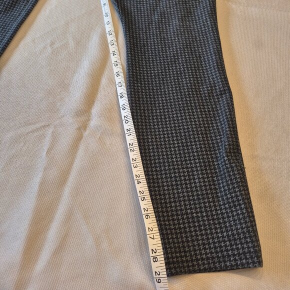 Houndstooth Leggings - Picture 4 of 5